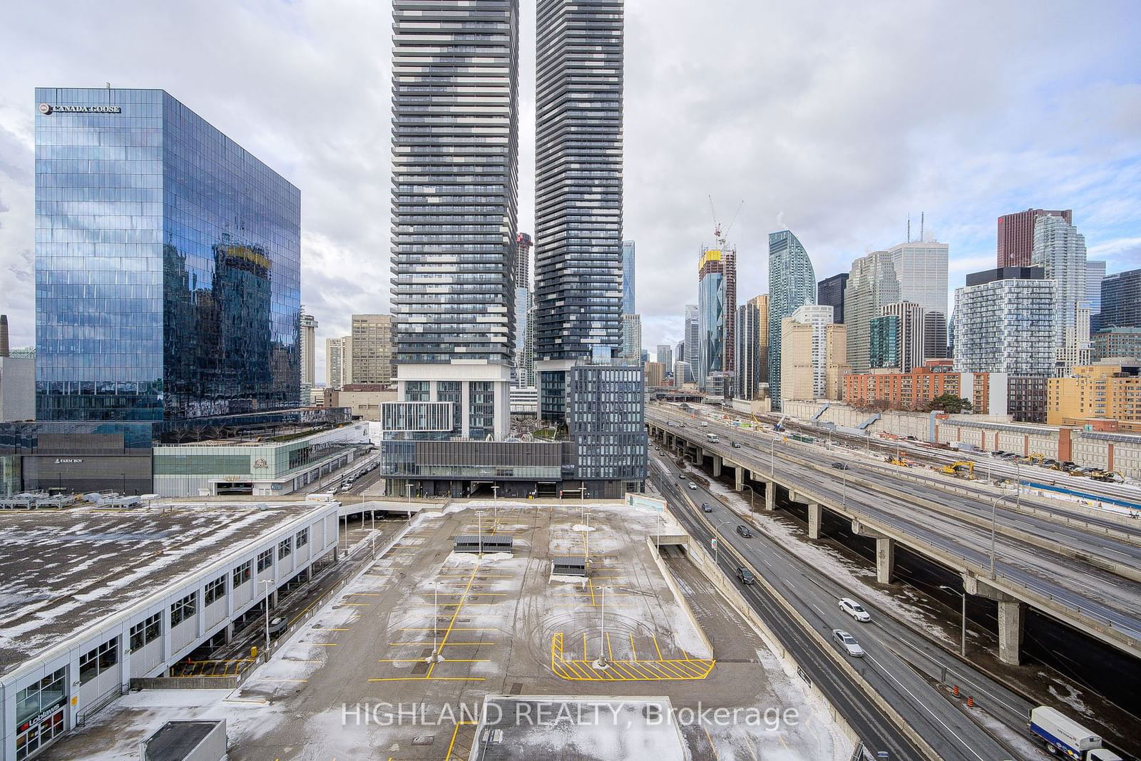 15 Lower Jarvis St, unit 811 for sale