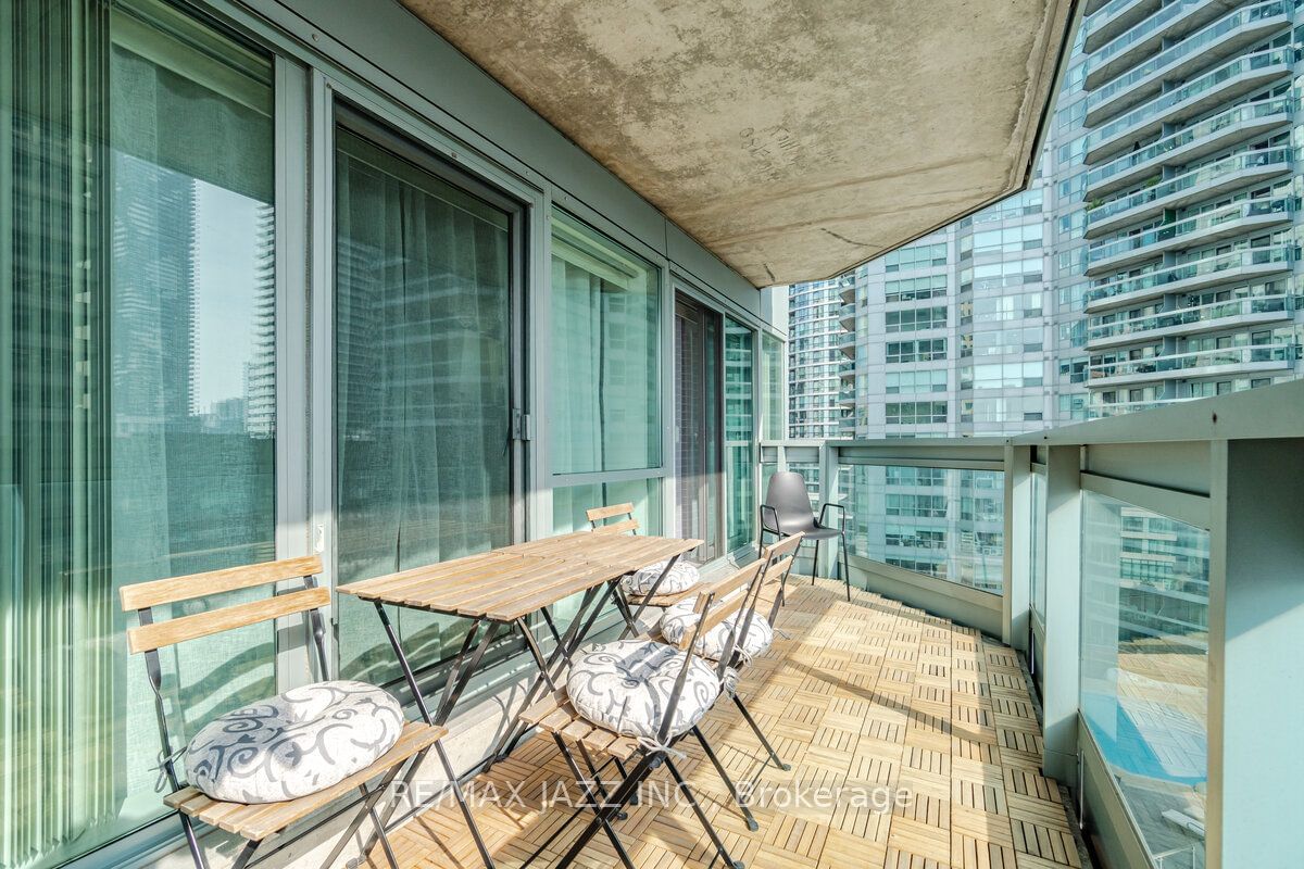 10 Queens Quay W, unit 803 for sale