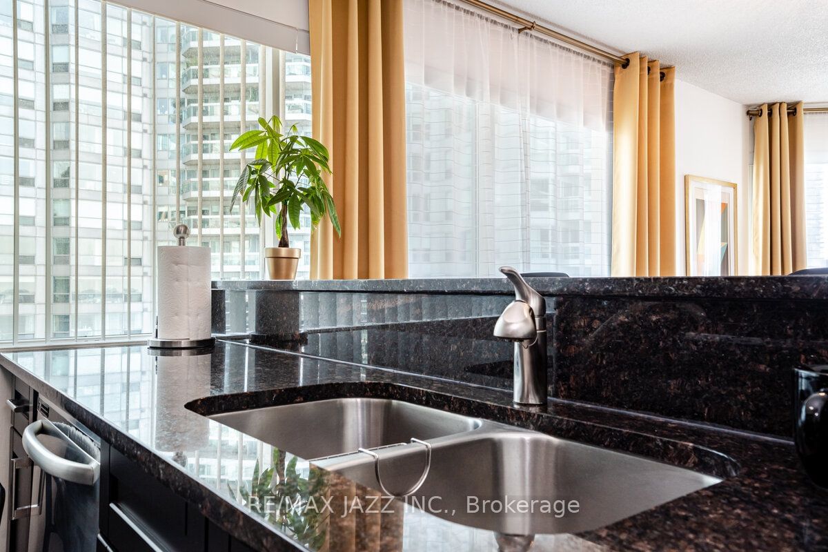 10 Queens Quay W, unit 803 for sale