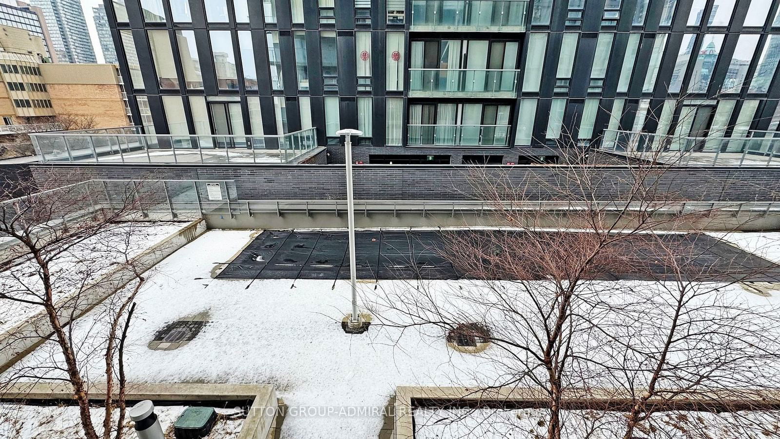 50 Wellesley St E, unit 711 for sale