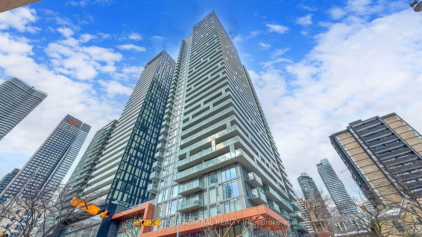 50 Wellesley St E, unit 711 for sale