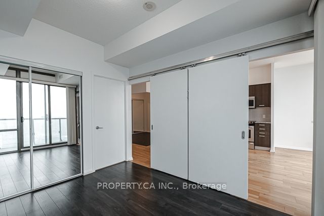 832 Bay St, unit 3502 for rent