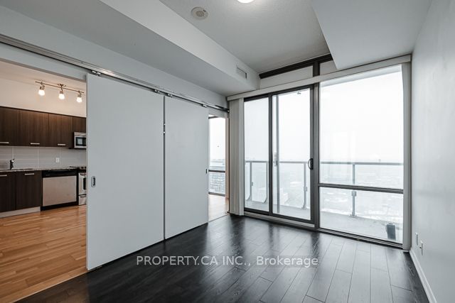 832 Bay St, unit 3502 for rent