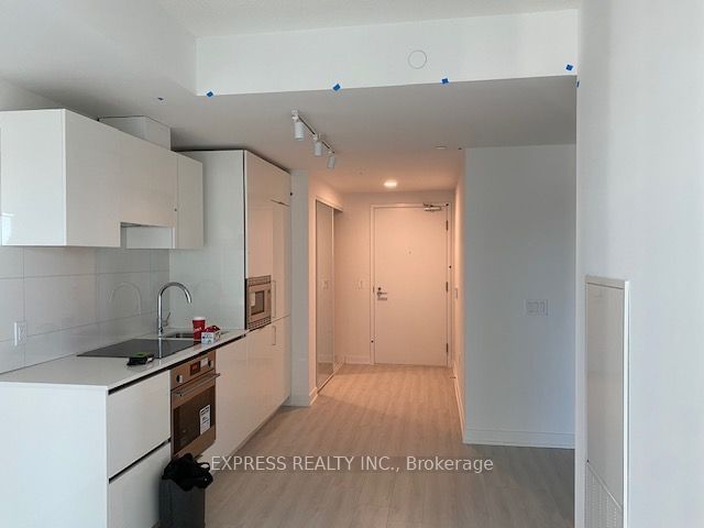 230 Simcoe St, unit 2911 for rent