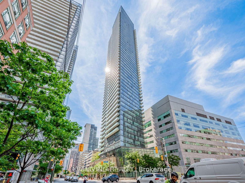 832 Bay St, unit 2002 for sale