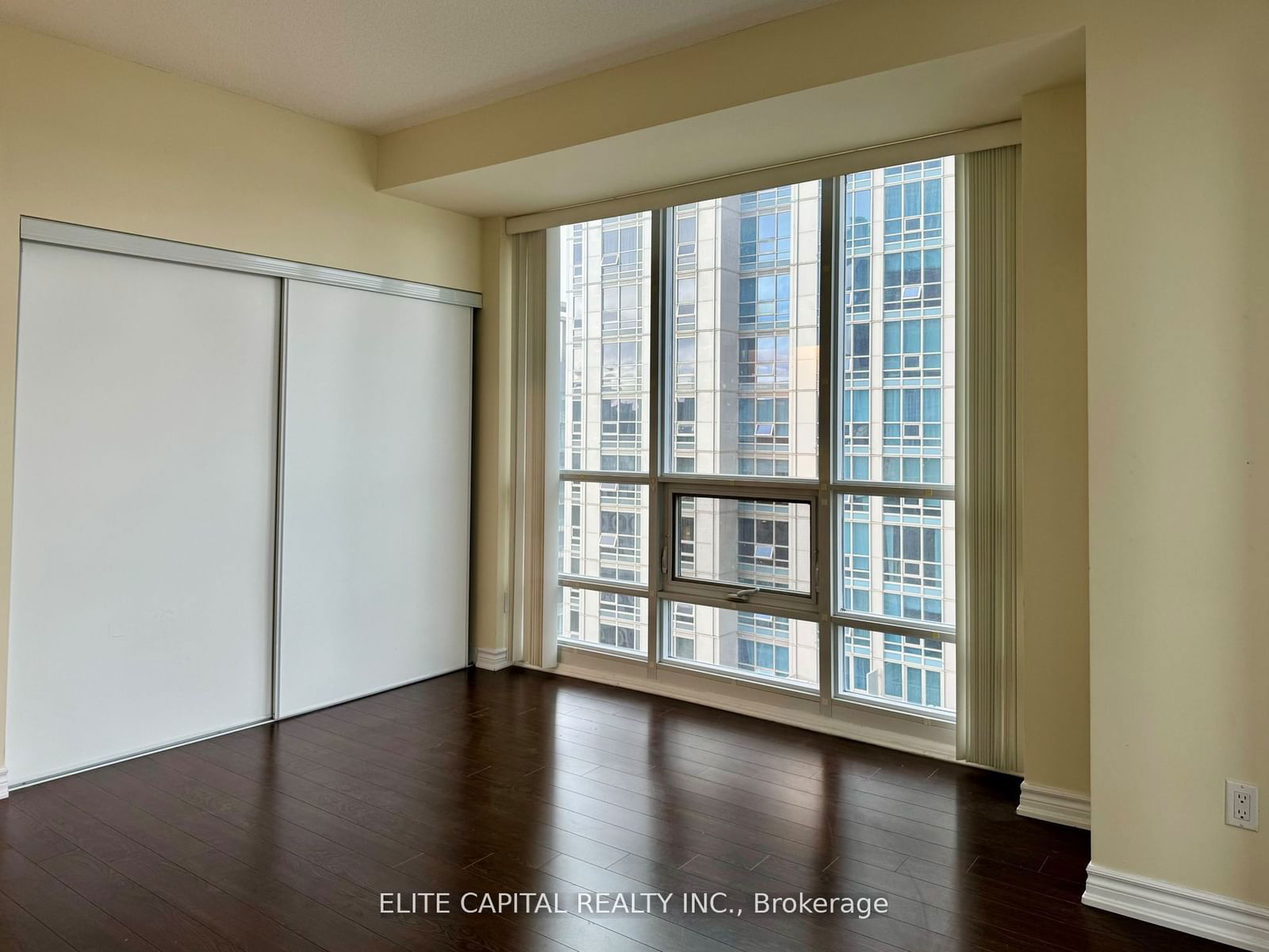 761 Bay St, unit 3502 for rent