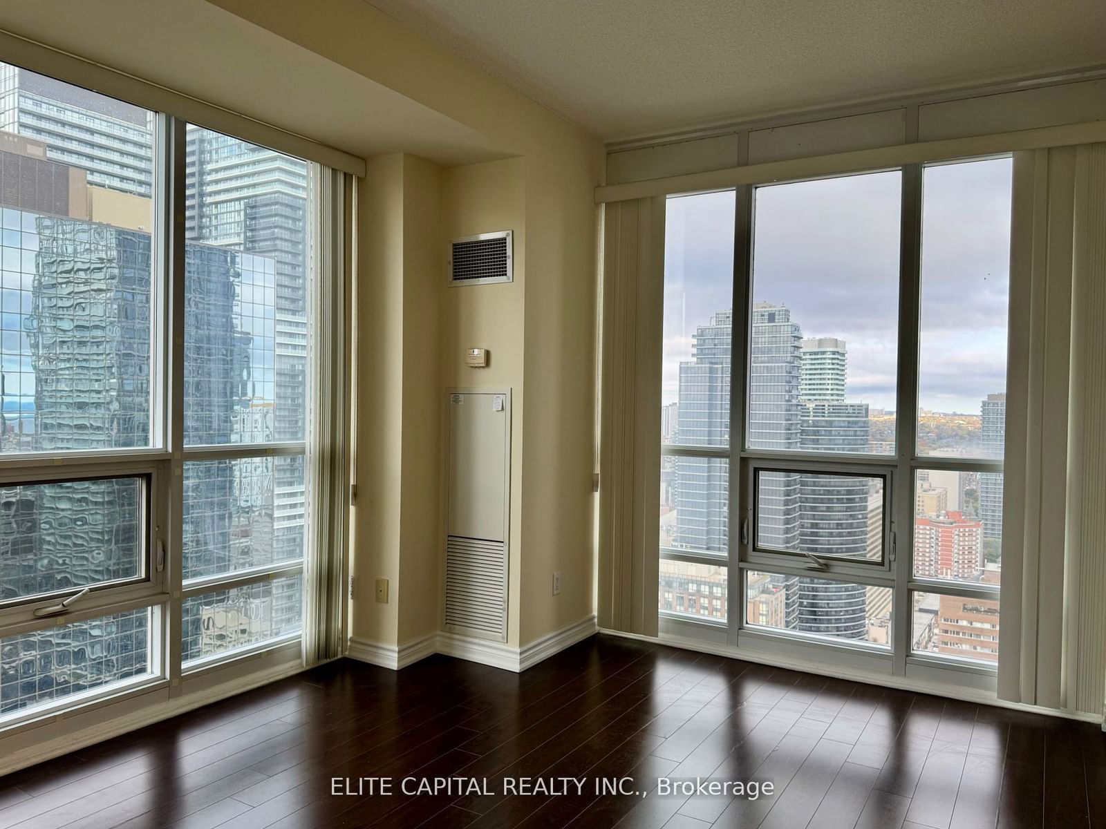 761 Bay St, unit 3502 for rent