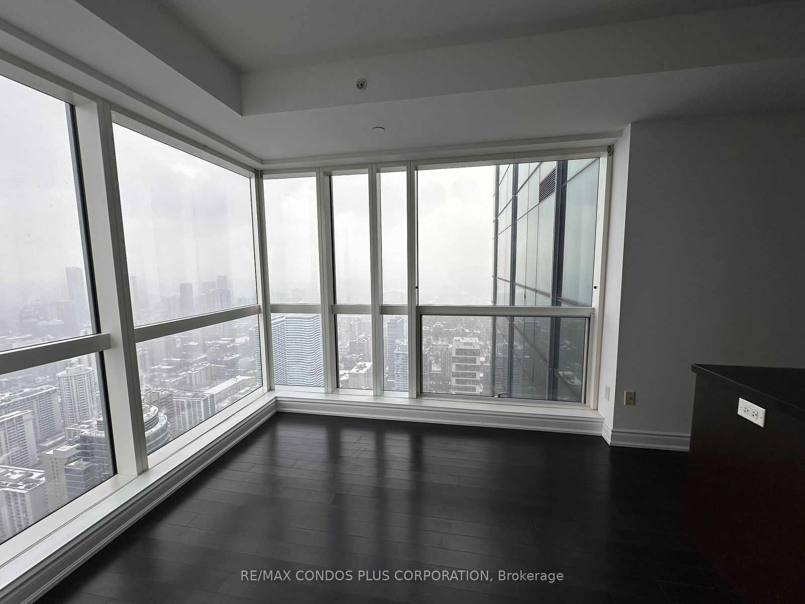 388 Yonge St, unit 6201 for rent