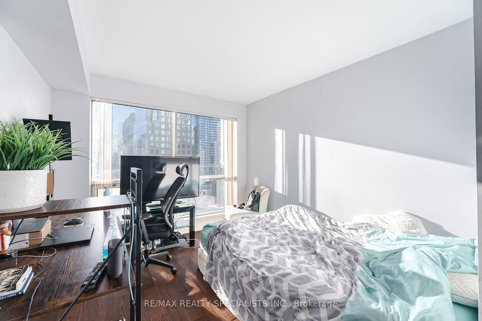 10 QUEENS Quay, unit 1510 for sale