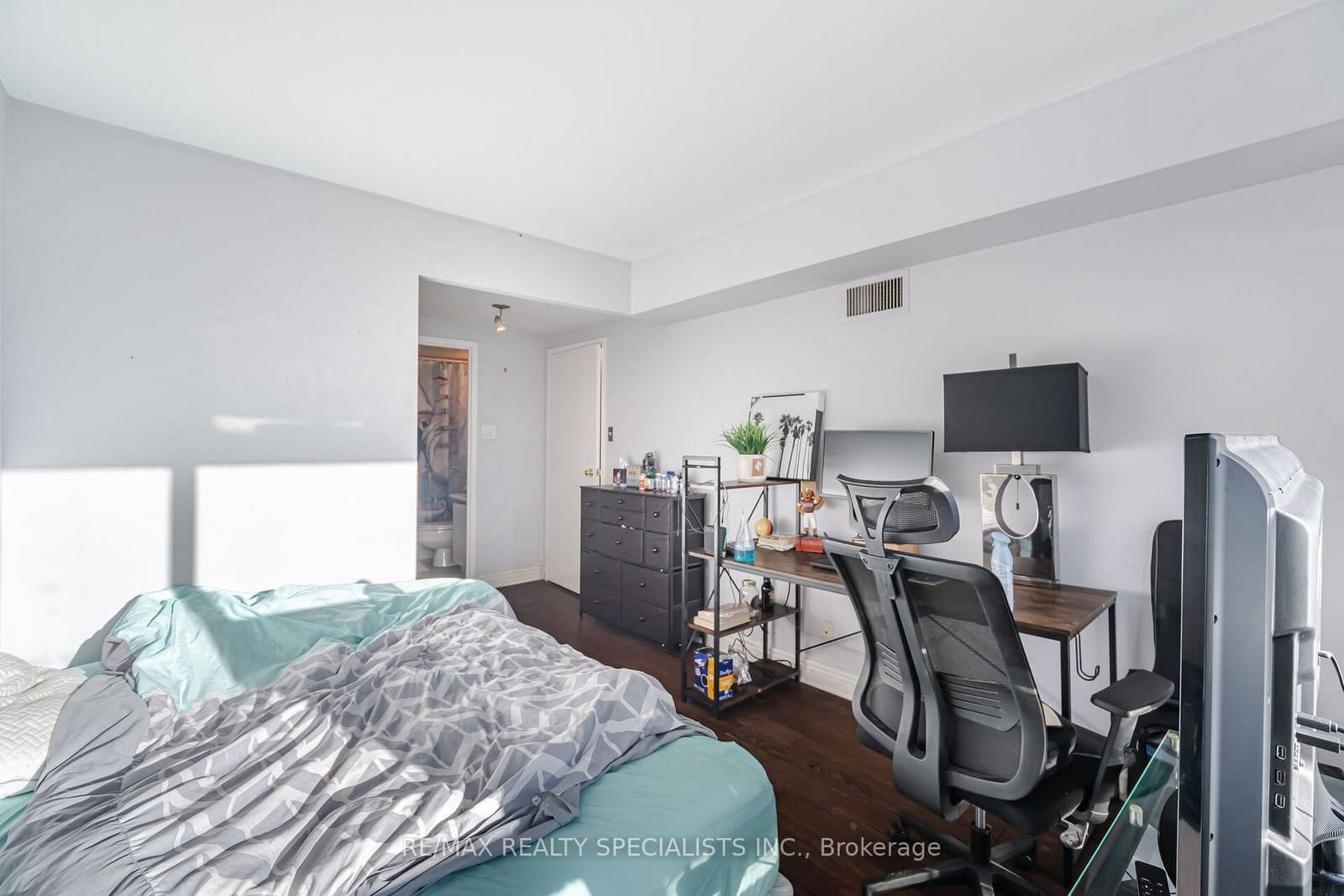 10 QUEENS Quay, unit 1510 for sale