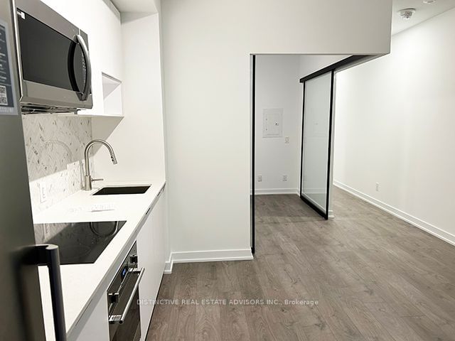 5 Defries St, unit 426 for rent