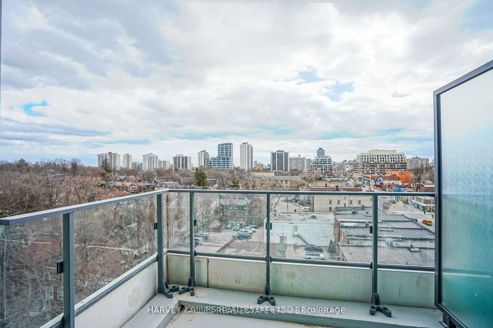 8 Hillsdale Ave, unit 829 for rent