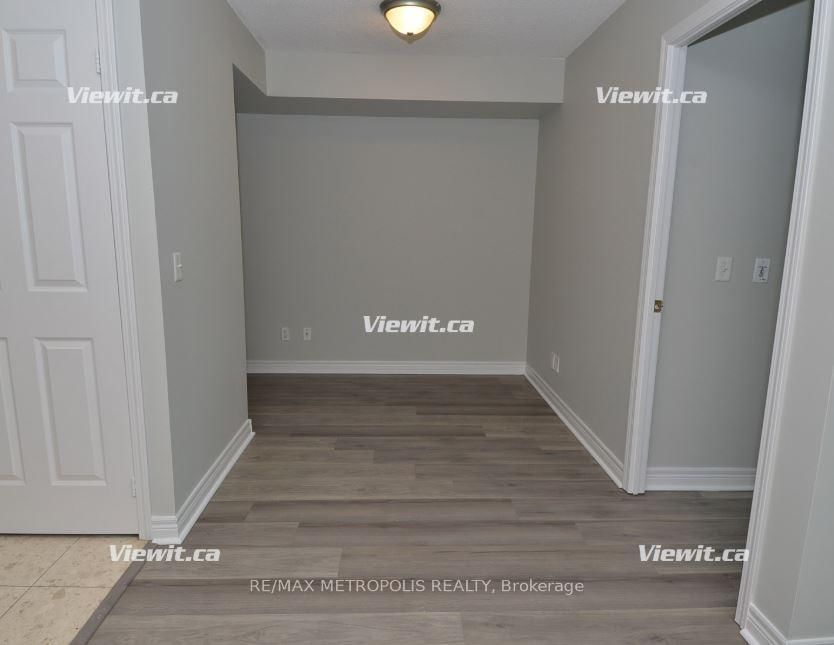 51 Lower Simcoe St, unit 319 for rent