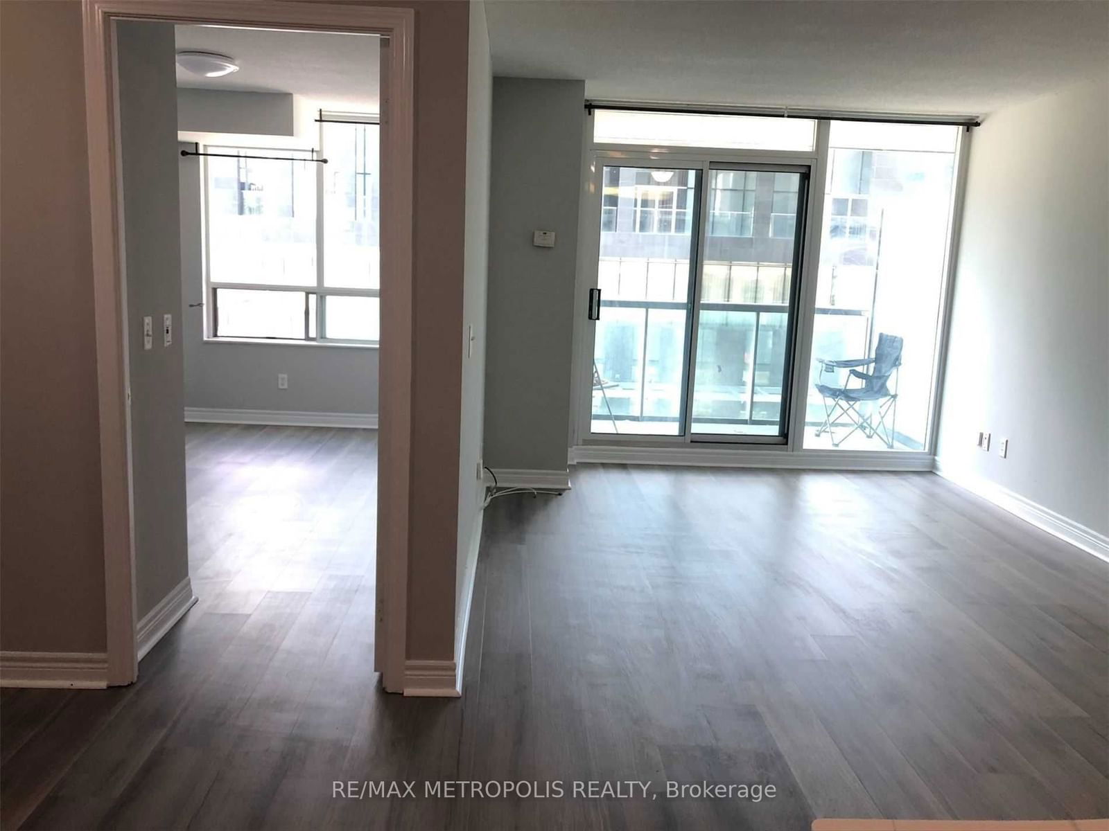 51 Lower Simcoe St, unit 319 for rent