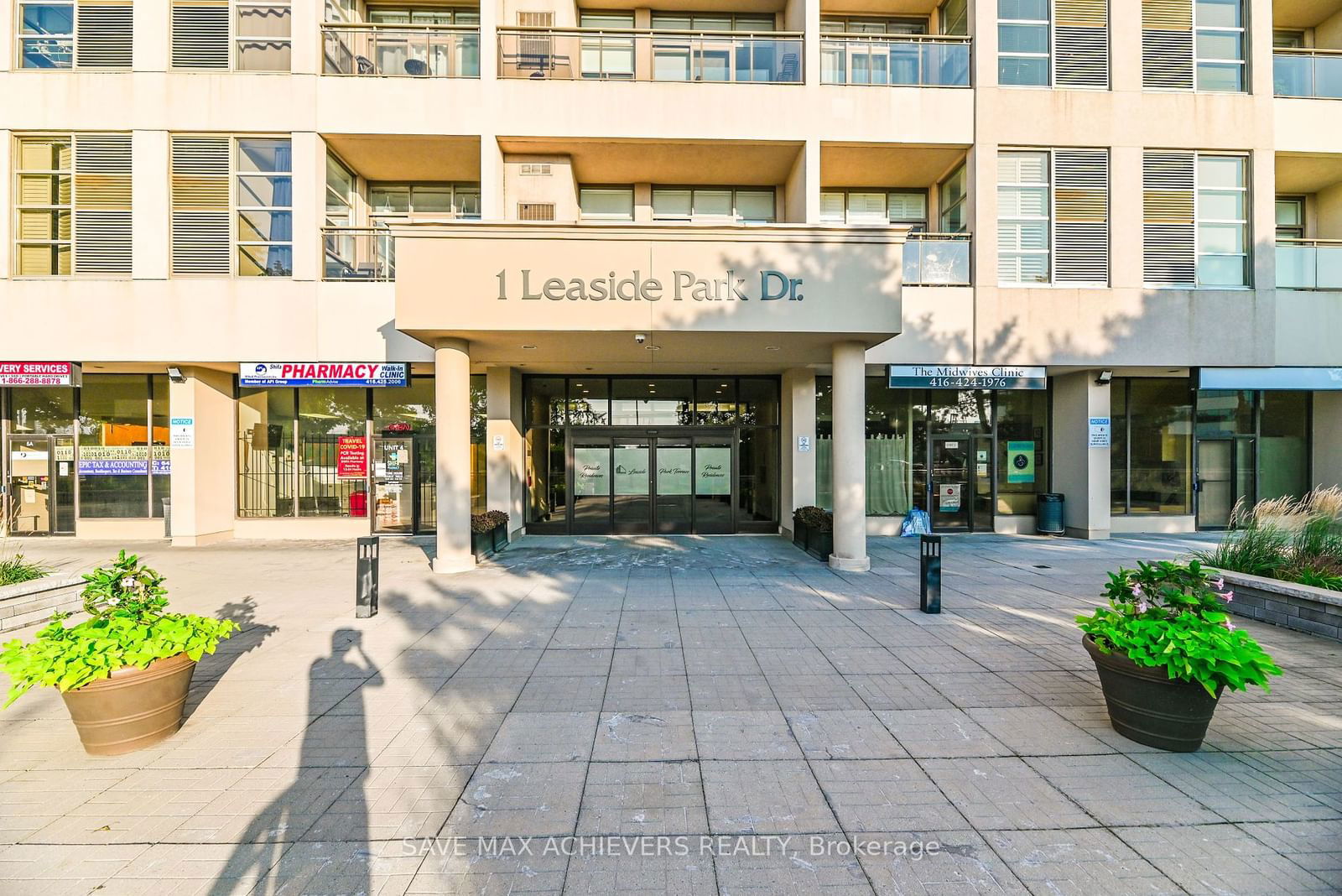 1 Leaside Park Dr, unit 305 for sale