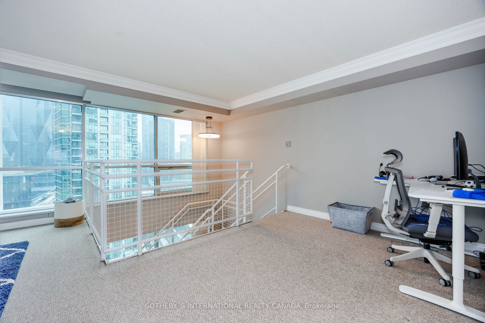 10 Yonge St, unit 1805 for sale