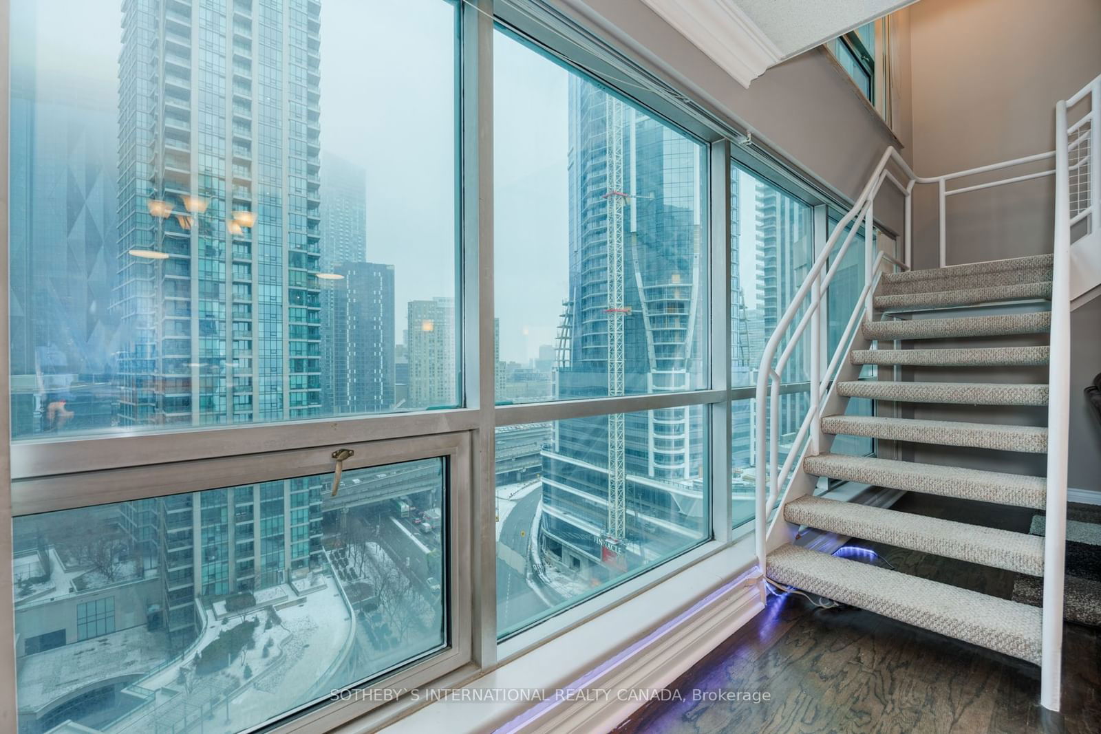 10 Yonge St, unit 1805 for sale