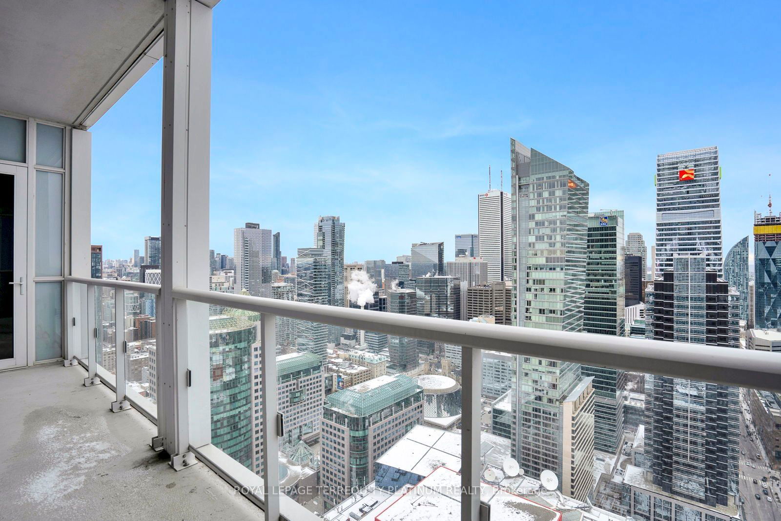 300 Front St W, unit 4802 for sale