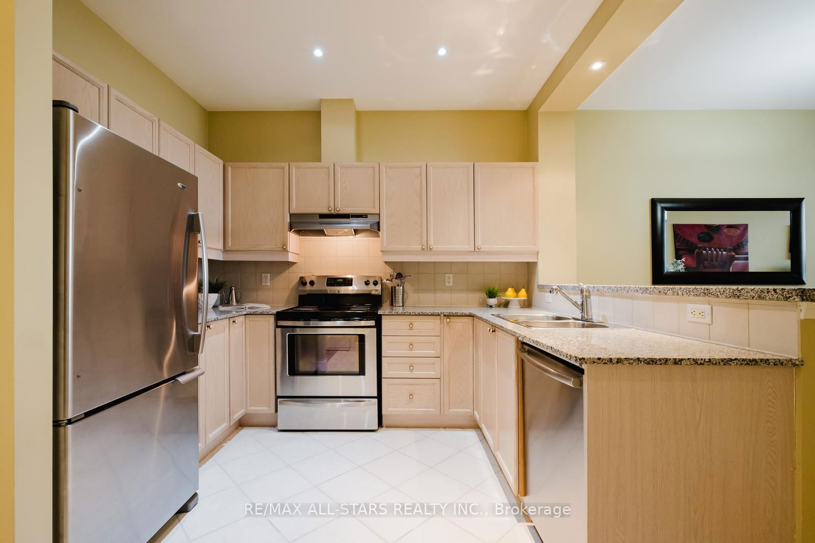 1 Leaside Park Dr, unit 303 for sale