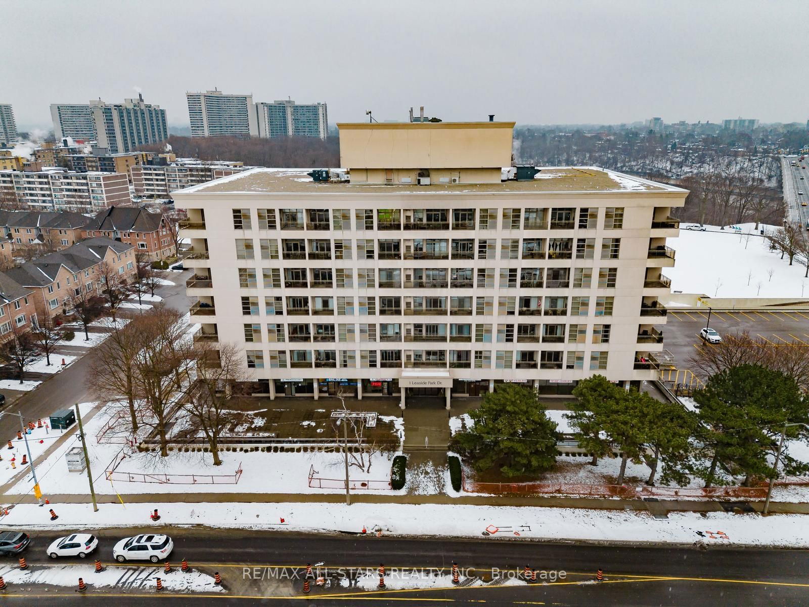 1 Leaside Park Dr, unit 303 for sale