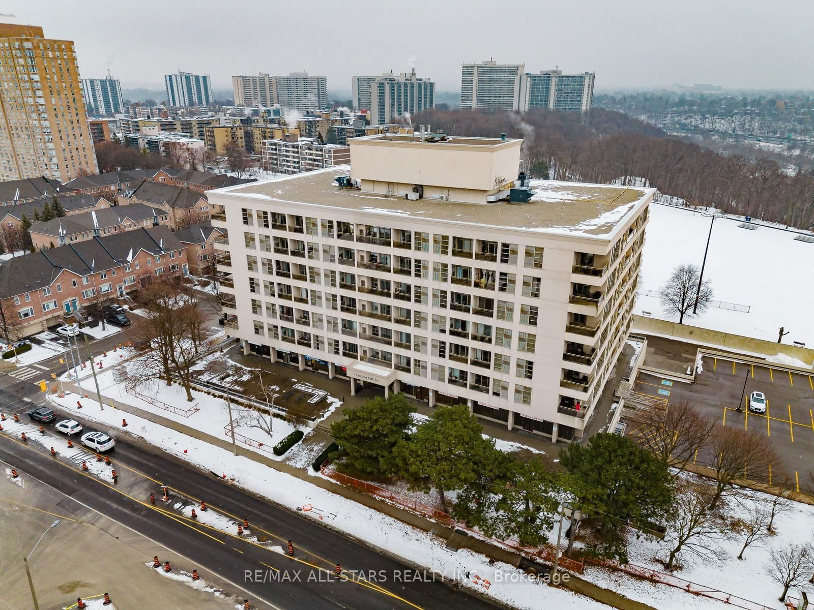 1 Leaside Park Dr, unit 303 for sale