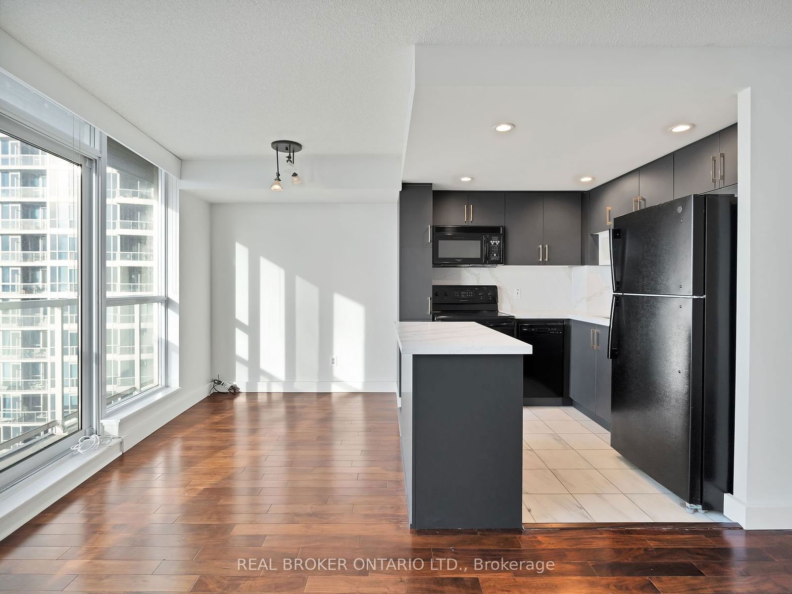 208 Queens Quay W, unit 1909 for rent