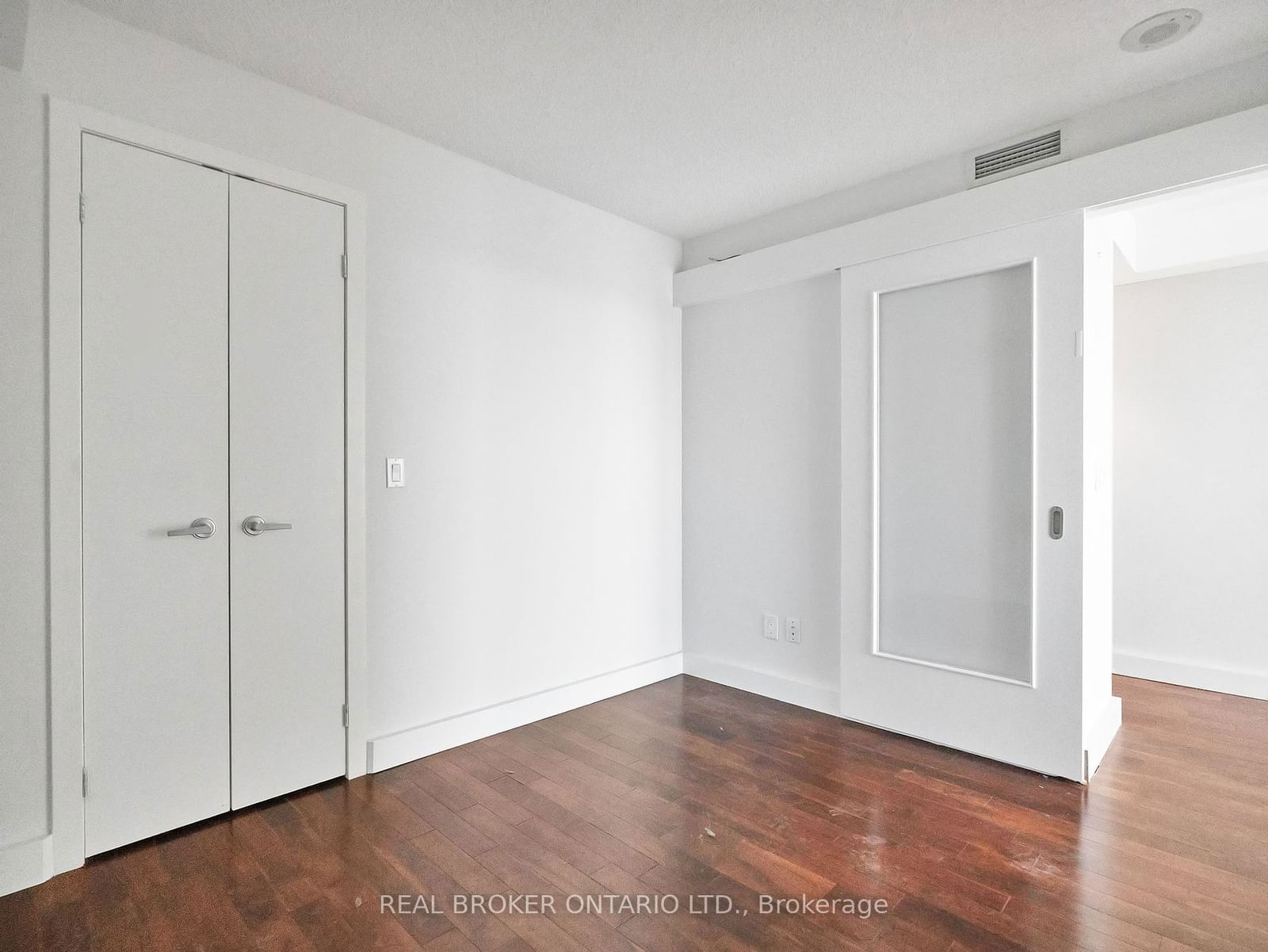 208 Queens Quay W, unit 1909 for rent