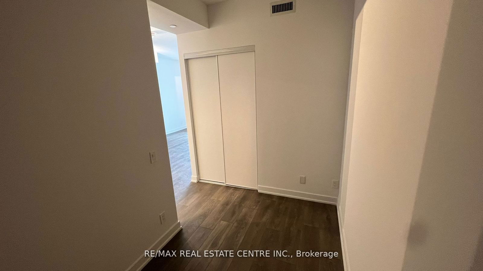 108 Peter St W, unit 725 for rent