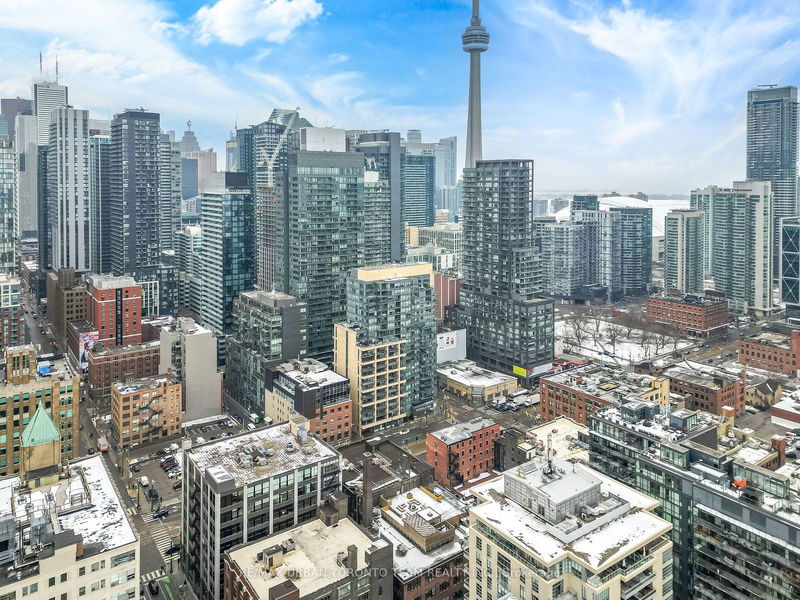 438 King St W, unit Ph03 for sale