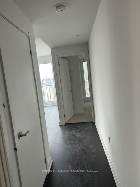 230 Simcoe St, unit 2619 for rent