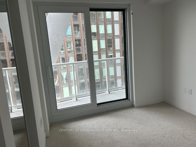 230 Simcoe St, unit 2619 for rent