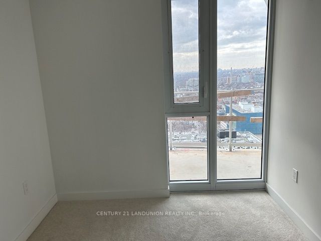 230 Simcoe St, unit 2619 for rent