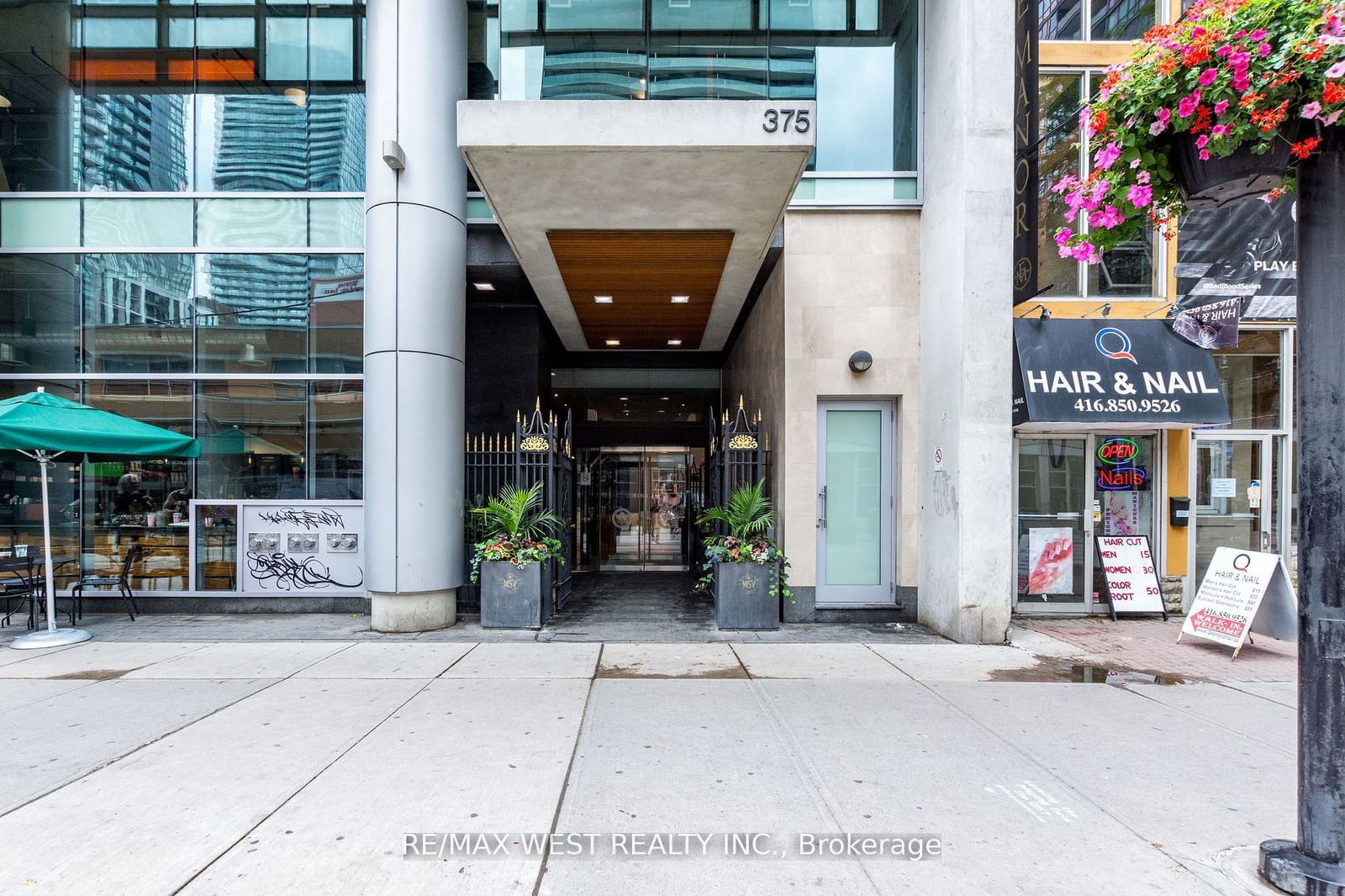 375 King St W, unit 807 for sale