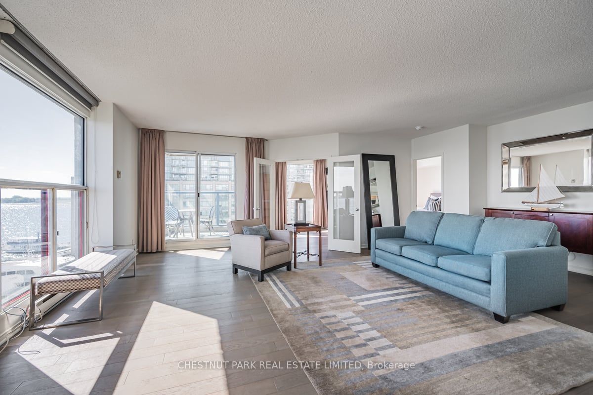 99 Harbour Sq, unit 1008 for sale