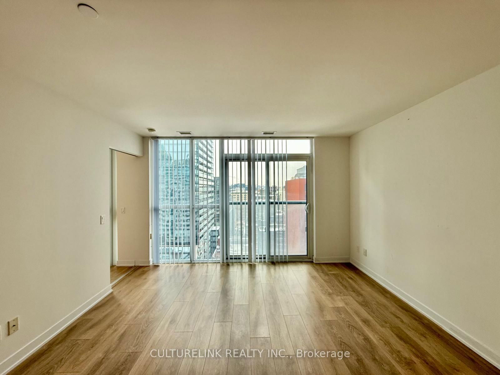 87 Peter St, unit 1507 for rent