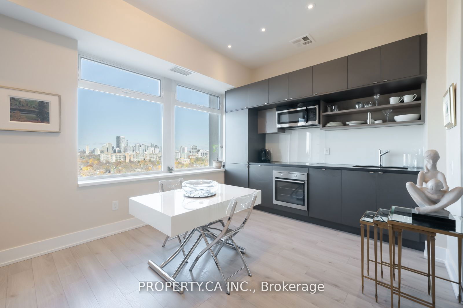 111 St Clair Ave W, unit 1728 for sale