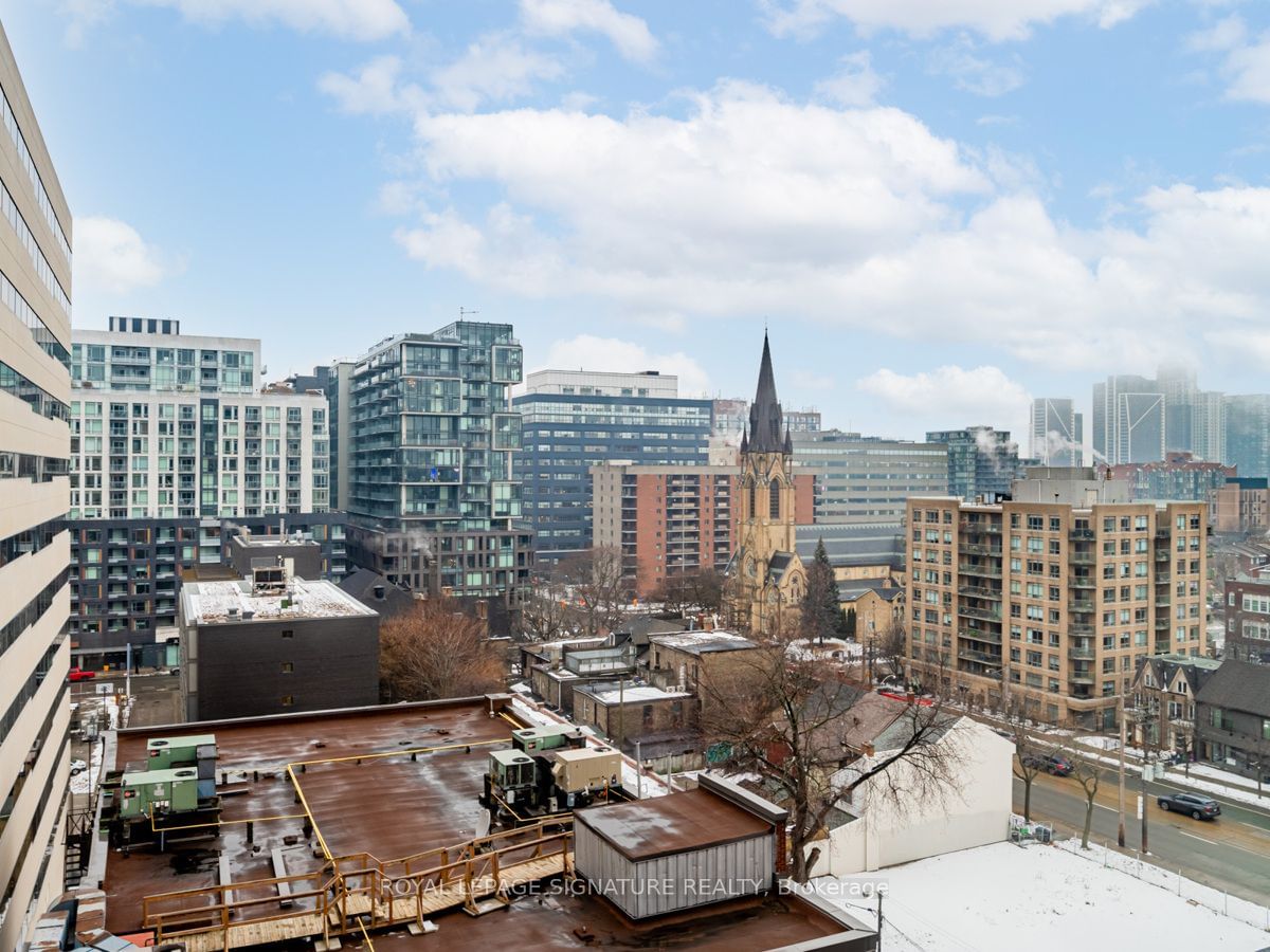 608 Richmond St, unit 907 for sale