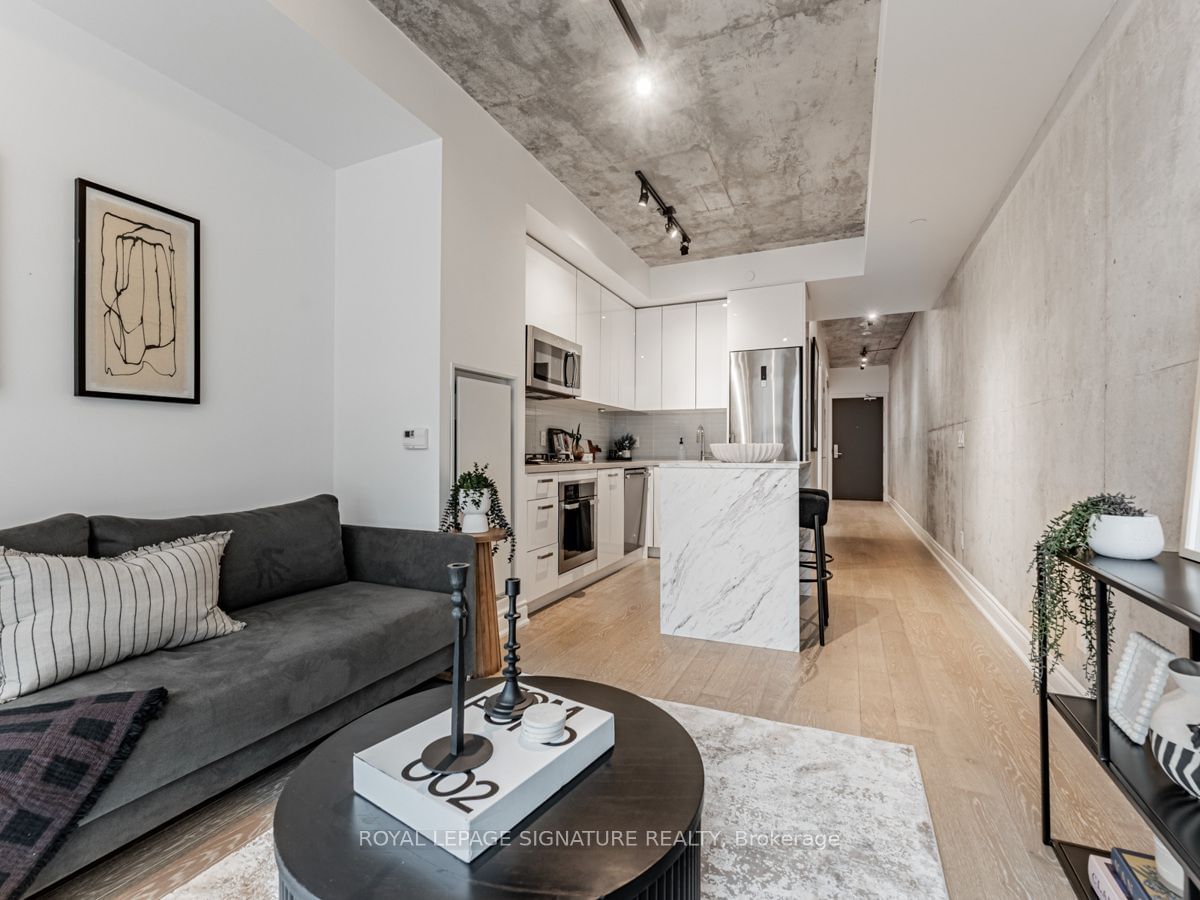 608 Richmond St, unit 907 for sale