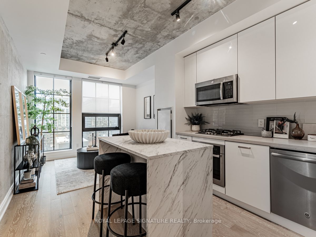 608 Richmond St, unit 907 for sale