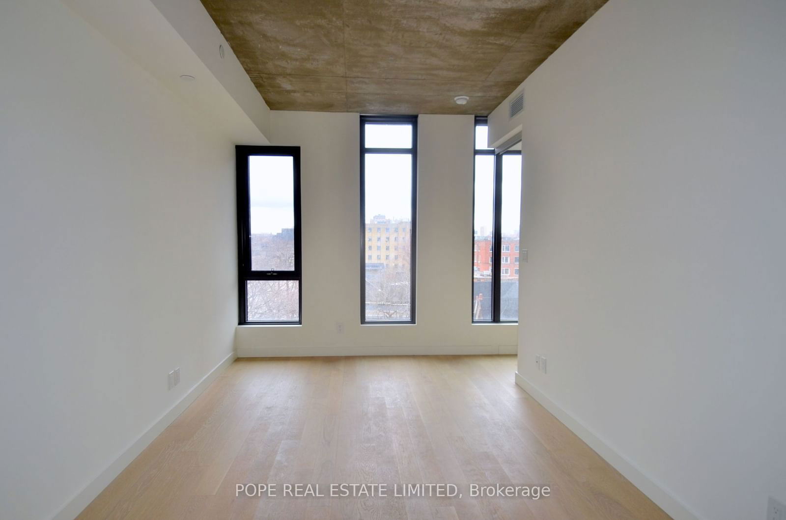 111 Bathurst St, unit 513 for rent