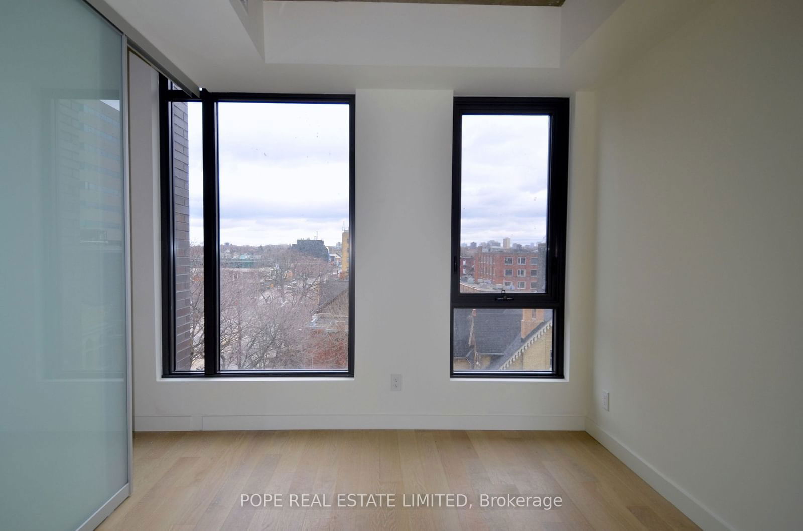 111 Bathurst St, unit 513 for rent