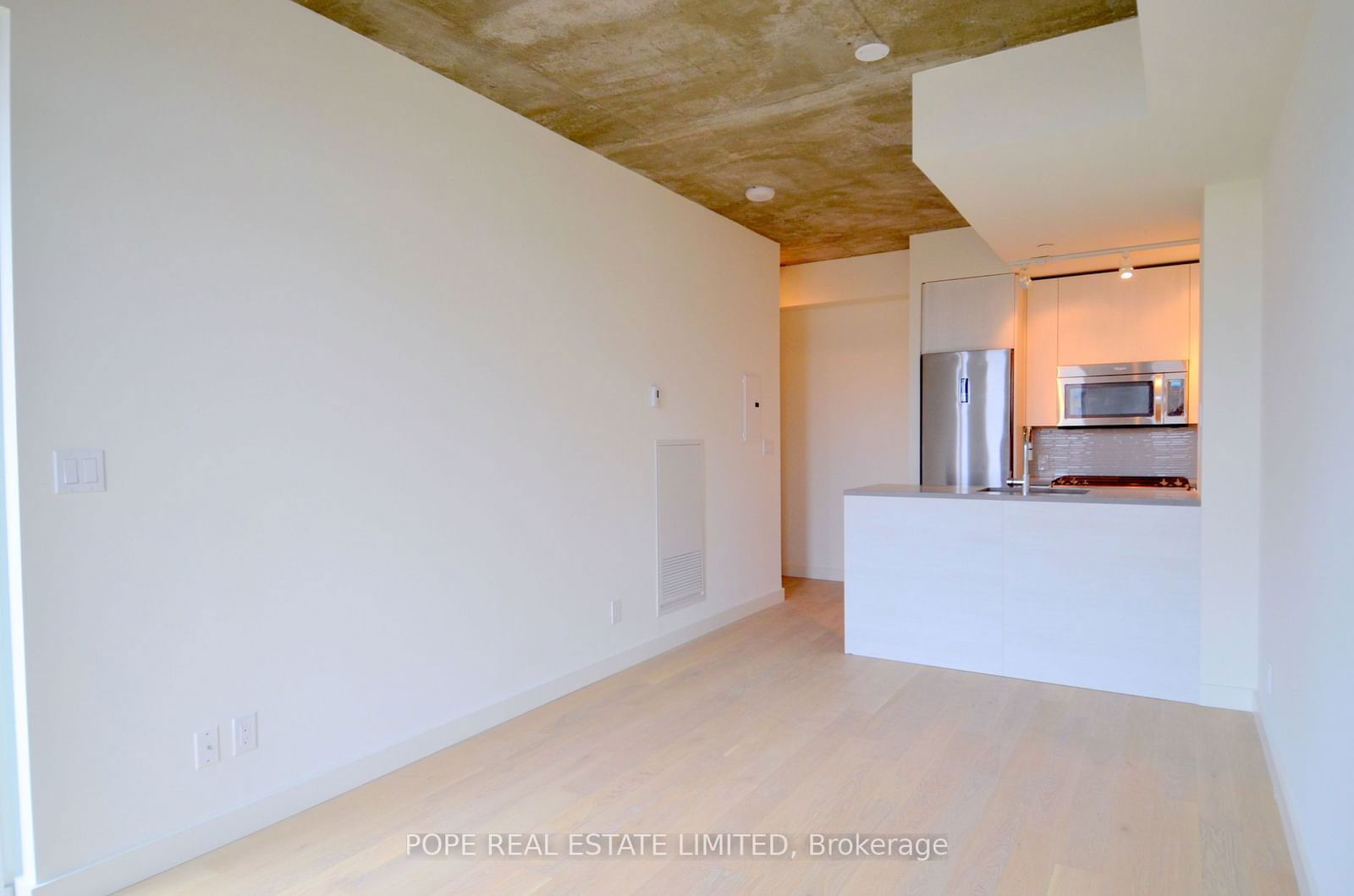 111 Bathurst St, unit 513 for rent