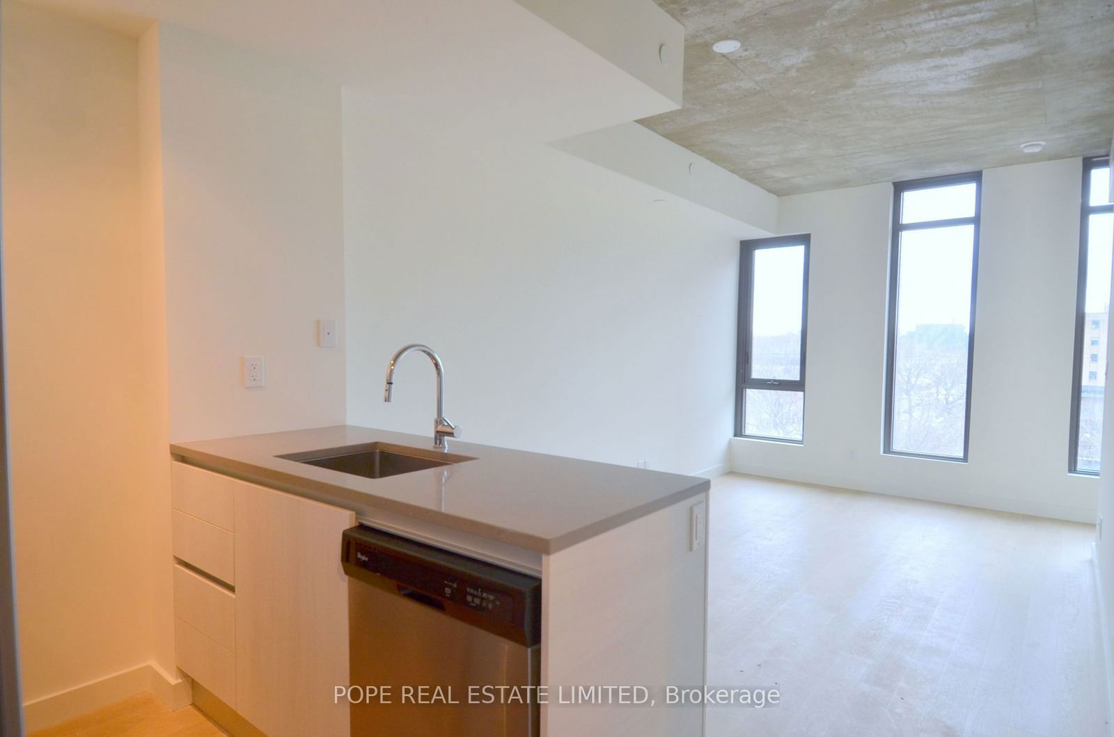 111 Bathurst St, unit 513 for rent