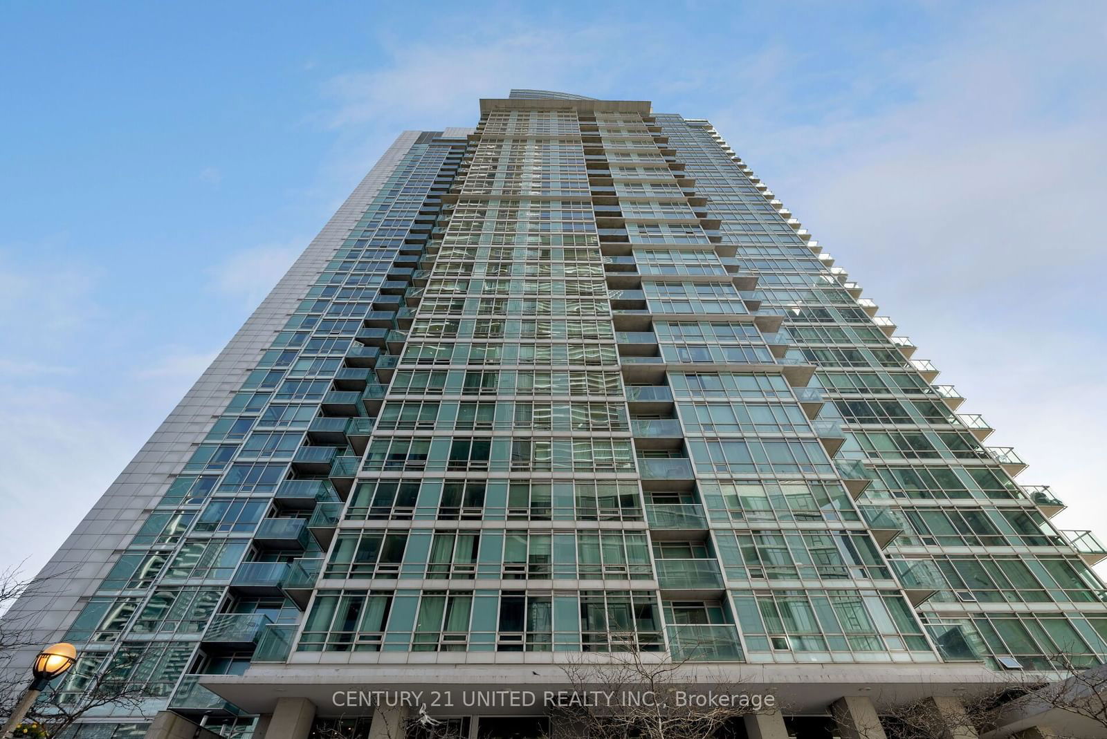 81 Navy Wharf Crt, unit 302 for sale