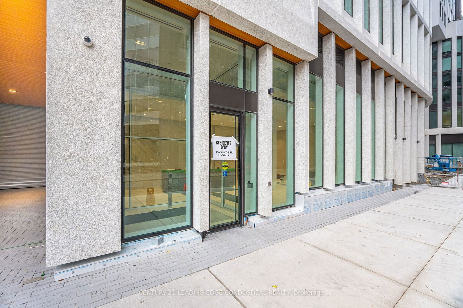 230 Simcoe St, unit 3114 for rent