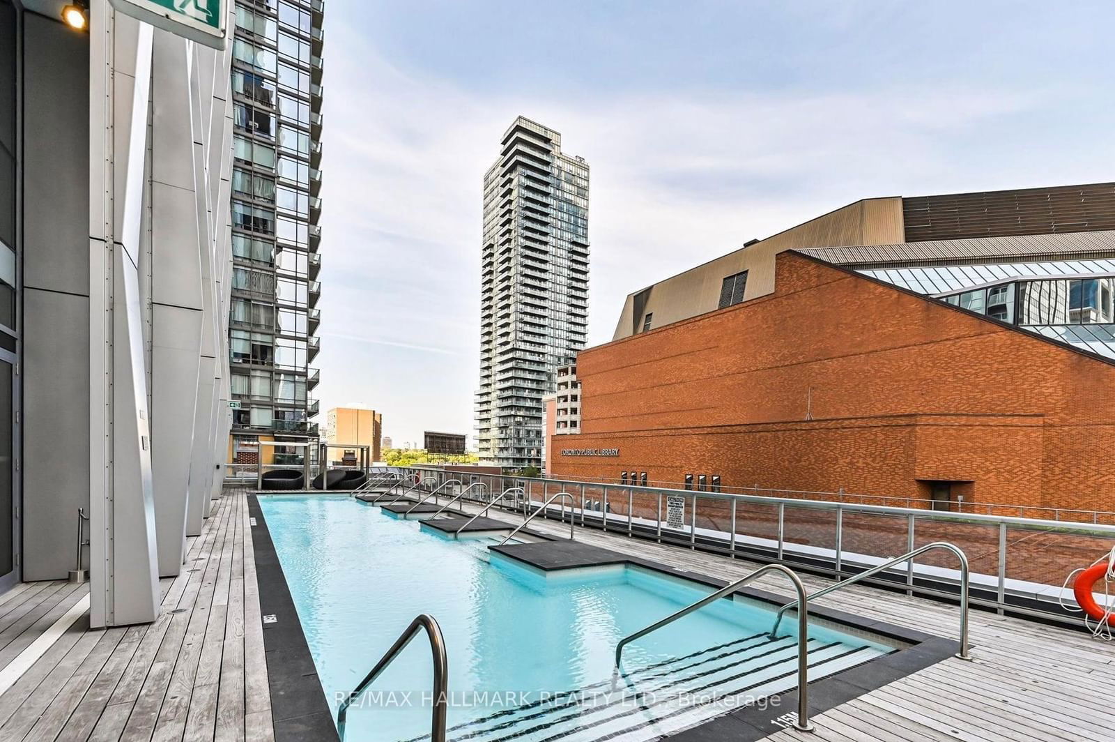 1 Yorkville Ave, unit 4309 for rent