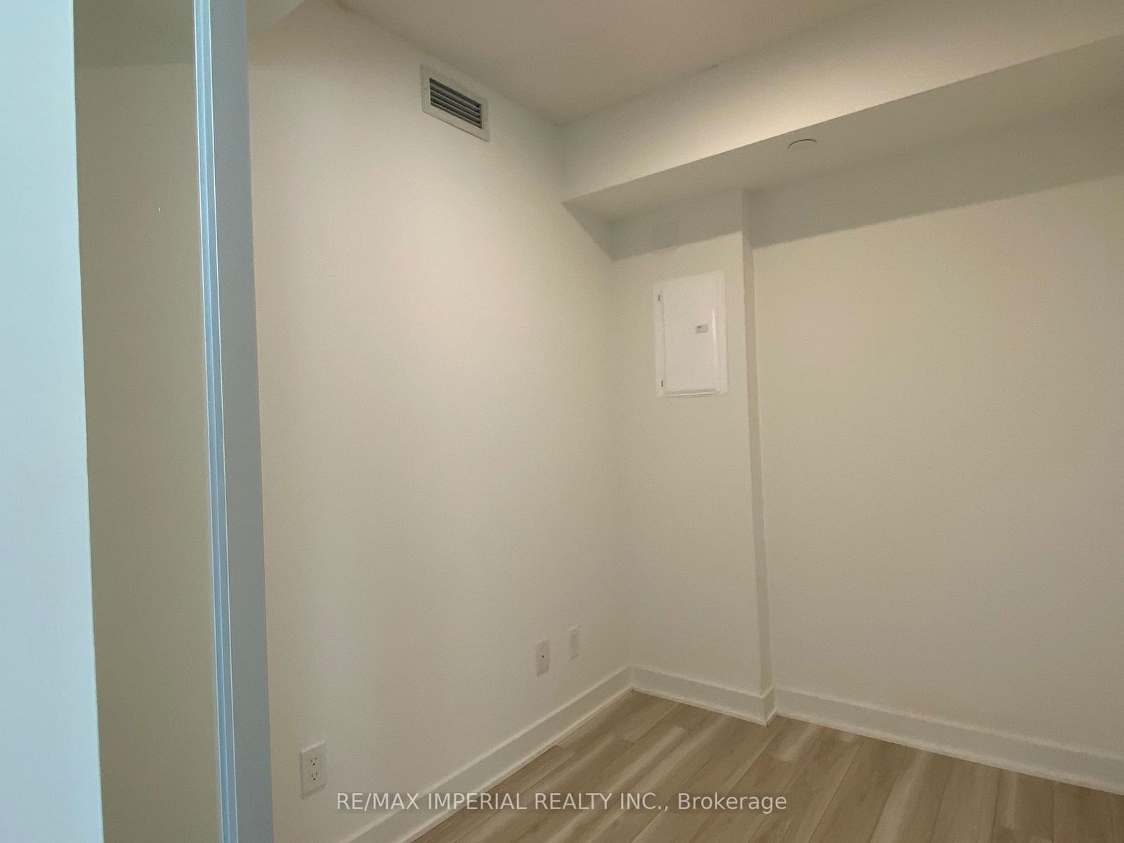 17 Bathurst St, unit 1001 for rent