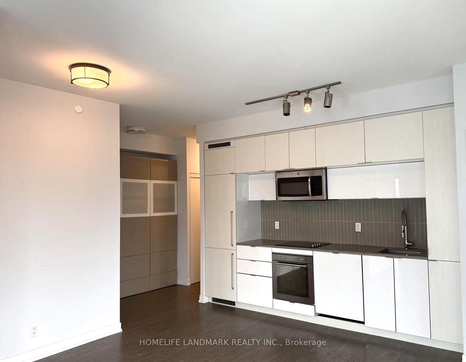 28 Avondale Ave, unit 1005 for rent