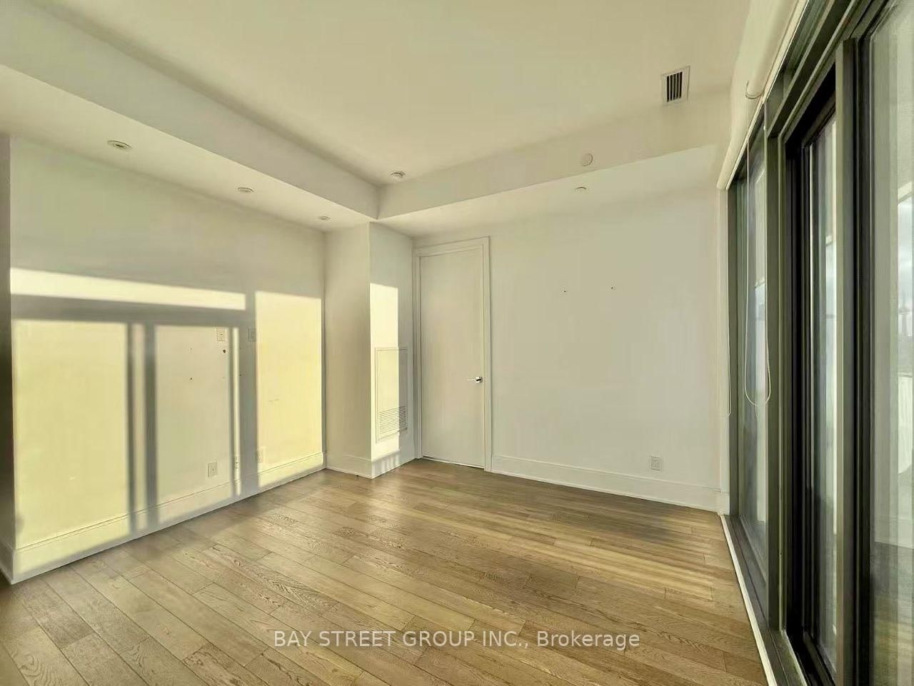 42 Charles St E, unit 5403 for rent