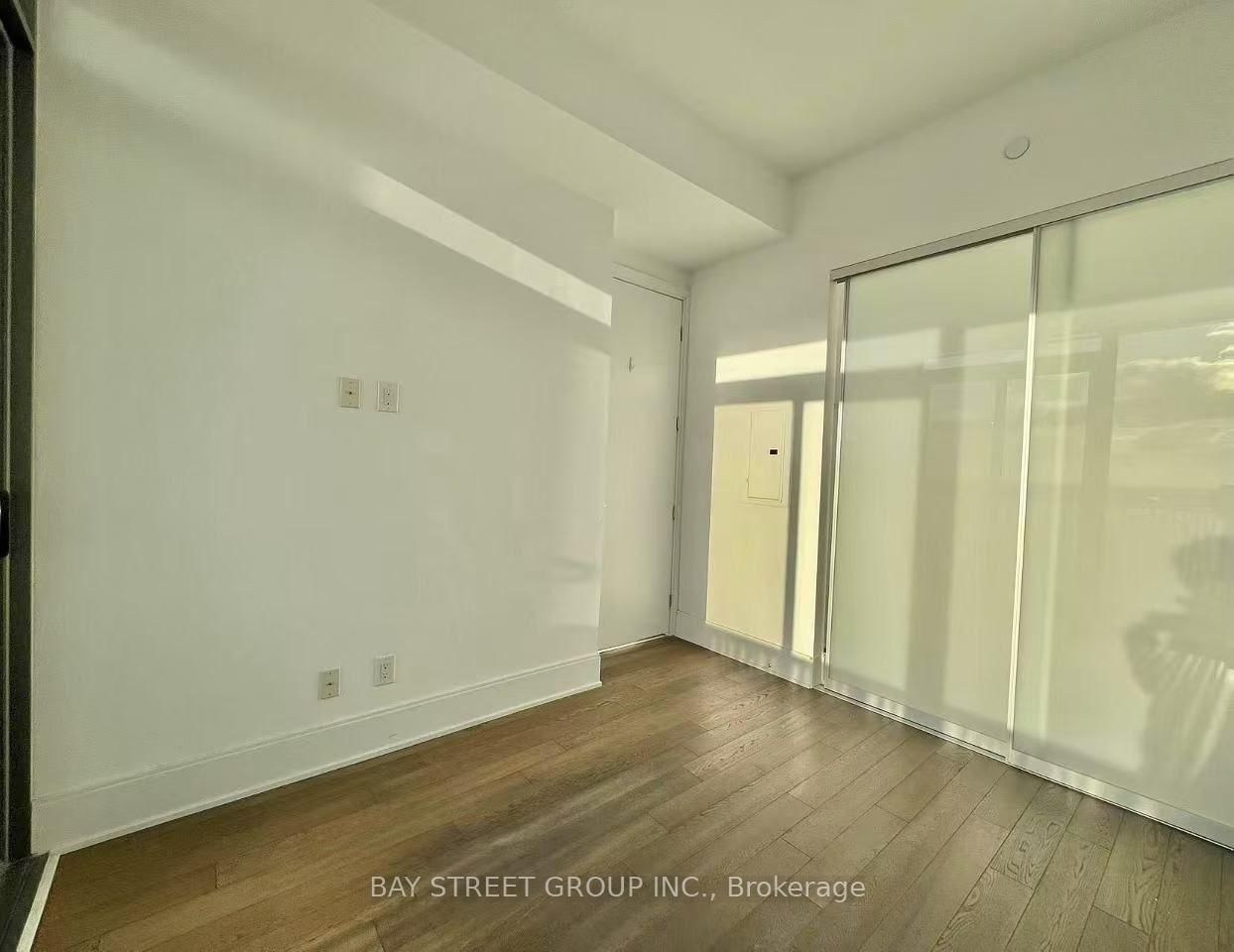 42 Charles St E, unit 5403 for rent